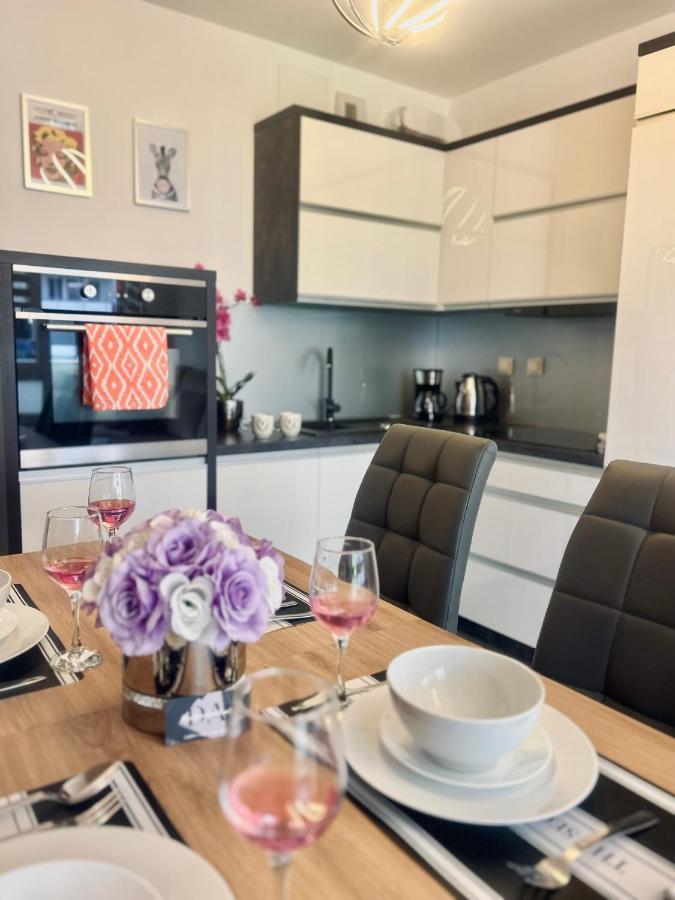 Downtownapartments Andy Air-Conditioned, Underground Parking Available Жешув Экстерьер фото